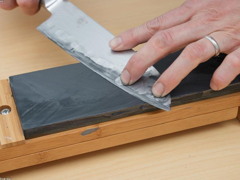 Best Whetstone Sets for Beginners 2026 — Start Sharpening Like a Pro
