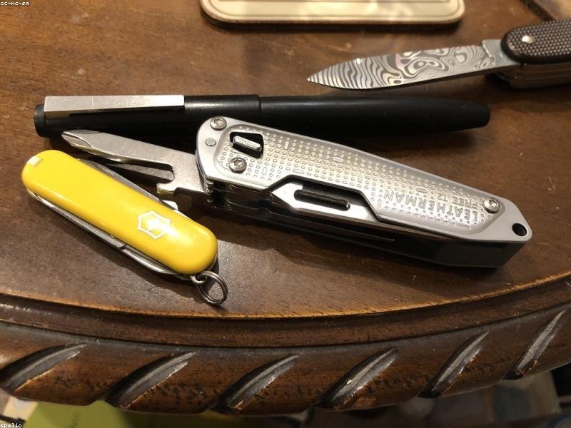 EDC Knife Opening Mechanisms Compared - Flipper vs Thumb Stud vs Hole vs Automatic