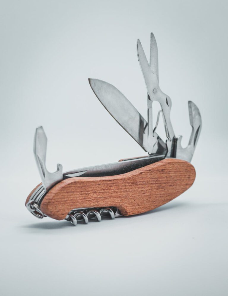 The Knife Brand Hierarchy — Who Makes What, Where, and Why It Matters
